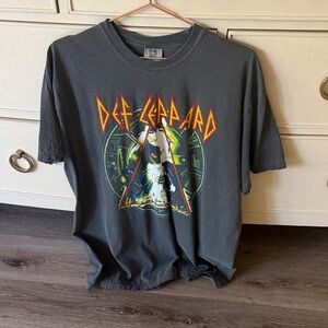 (Urban Outfitters) Black Graphic Band T-Shirt - Vintage Rock Tee